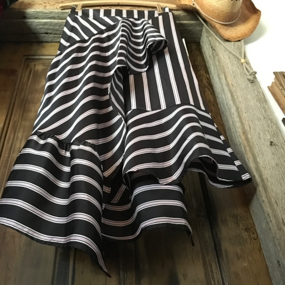 A new day Striped Skirt - Picture 2 of 13